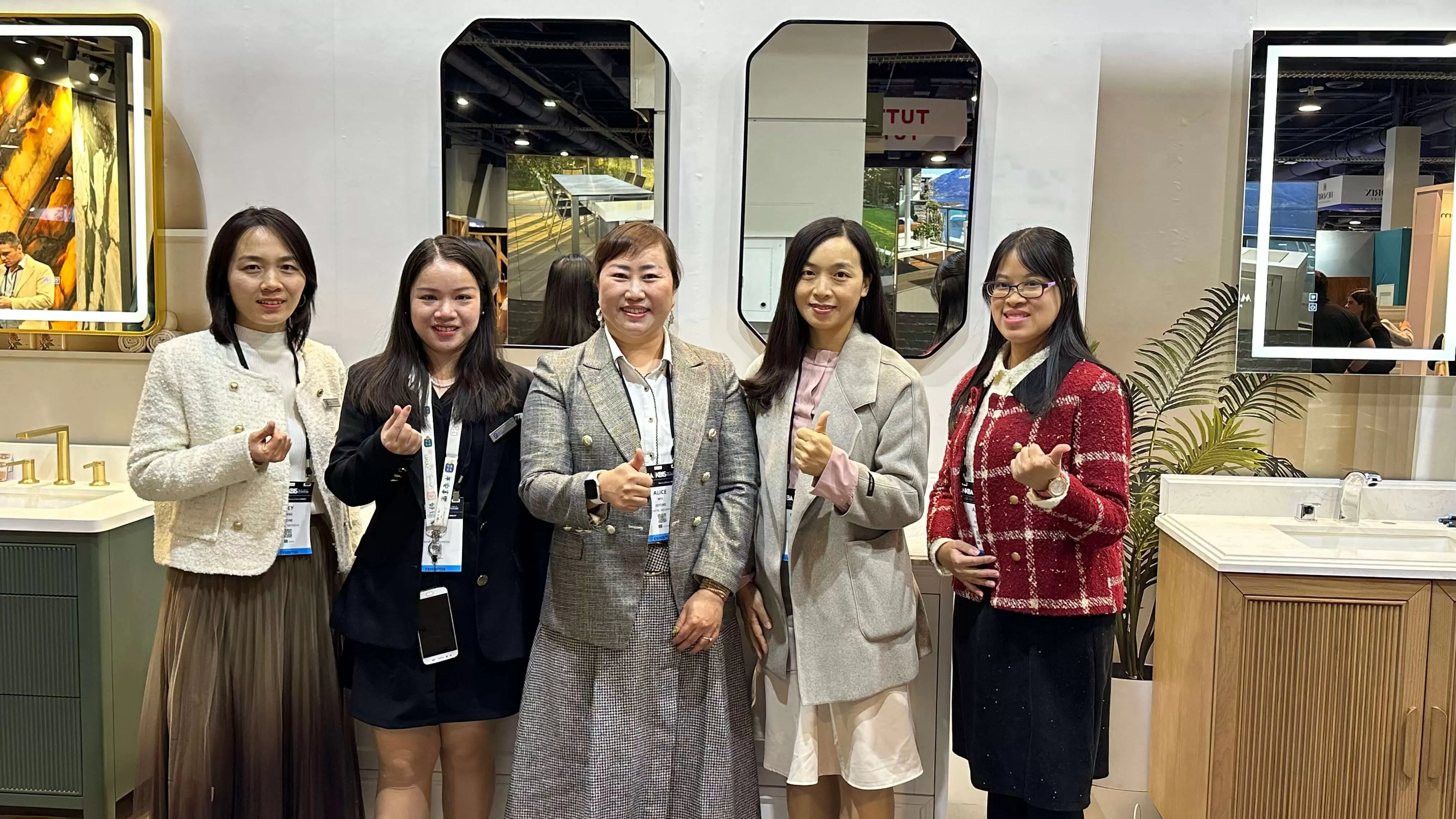(4) With years of exhibition experience, we proudly showcase our innovation and reliability to clients worldwide.
